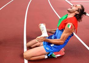 Moment istoric la Tokyo: doi atleți au împărțit medalia de aur!