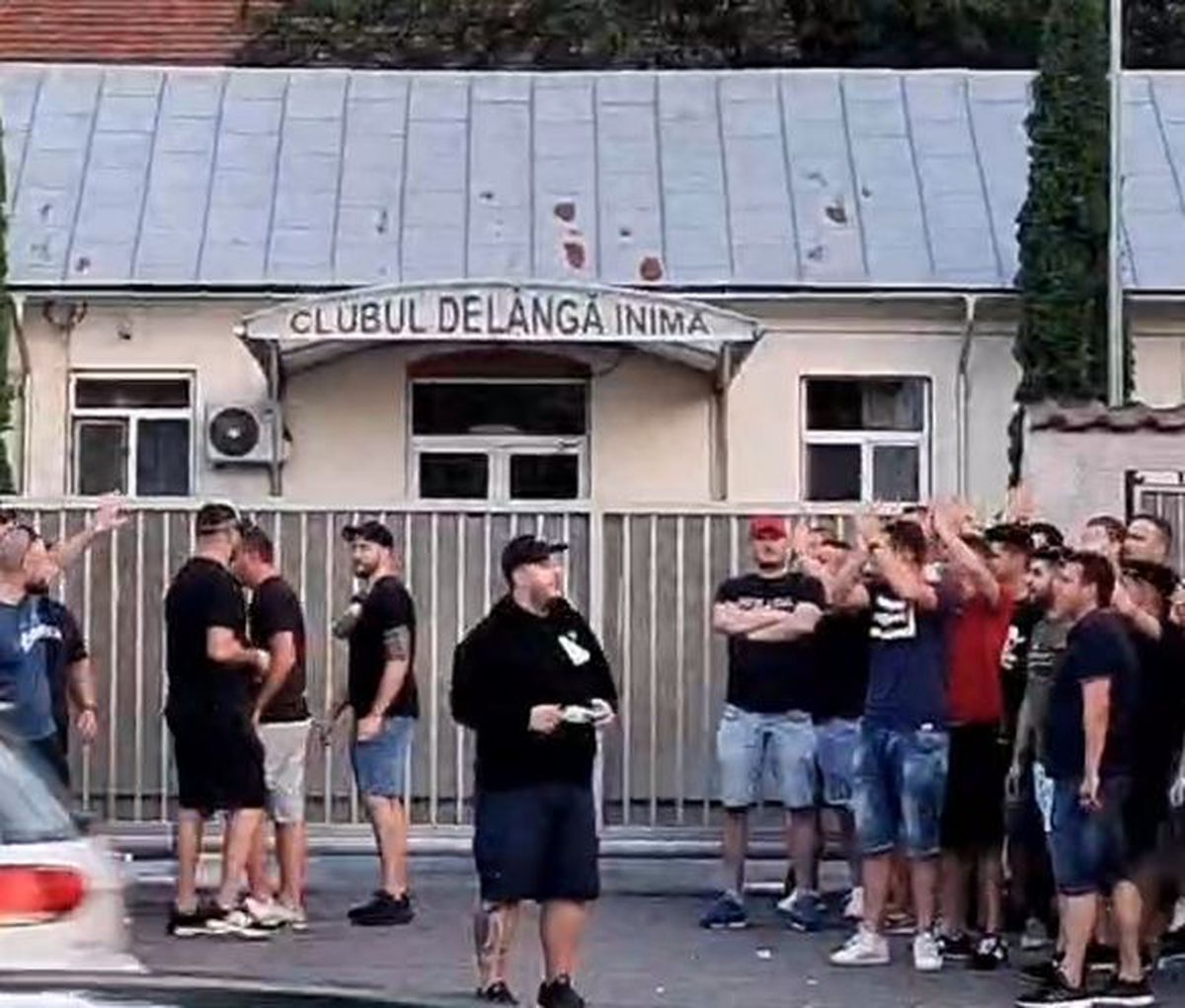 FOTO Protest al fanilor CSA Steaua la MApN 01.08.2022