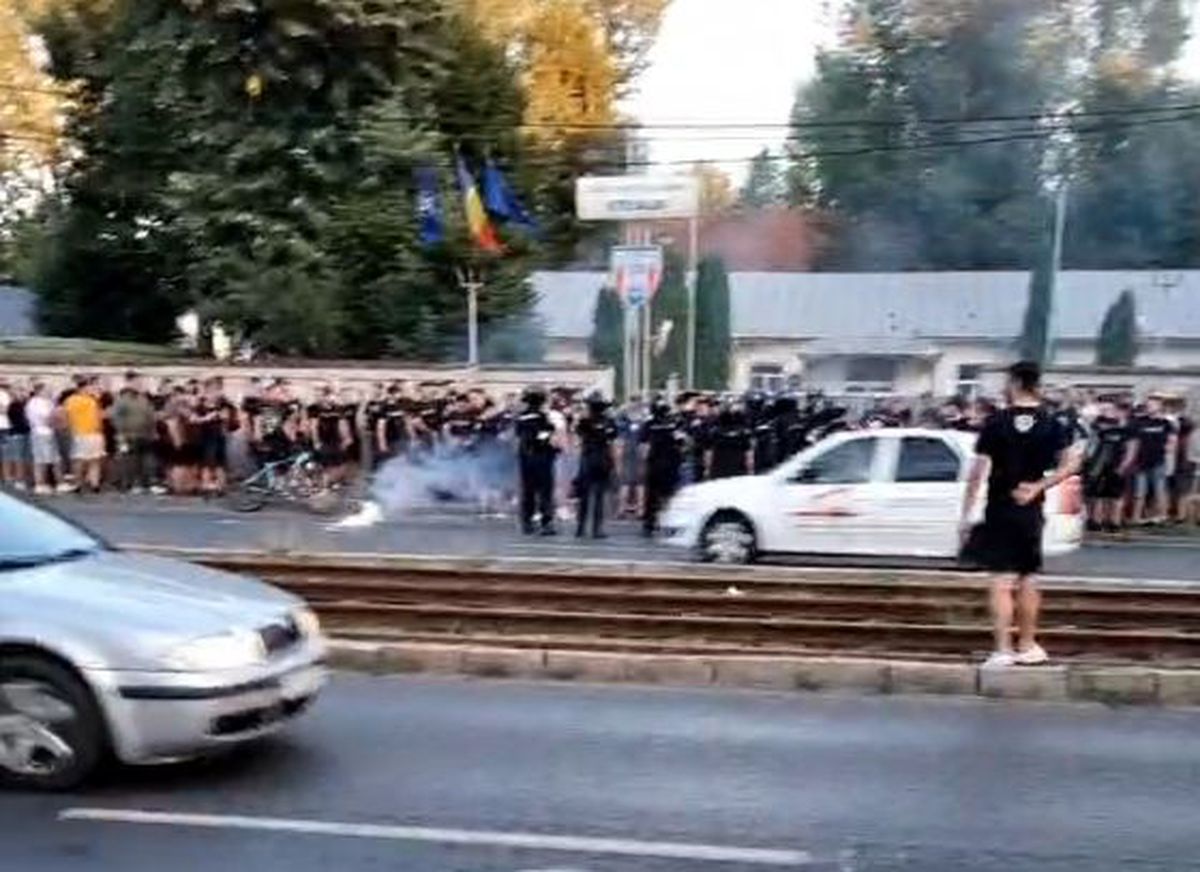 FOTO Protest al fanilor CSA Steaua la MApN 01.08.2022
