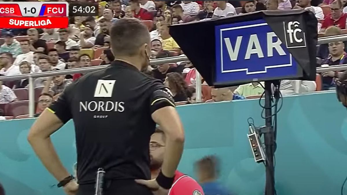 VAR-ul românesc face înconjurul lumii » Val de ironii după faza de cascadorii râsului din FCSB - FCU Craiova