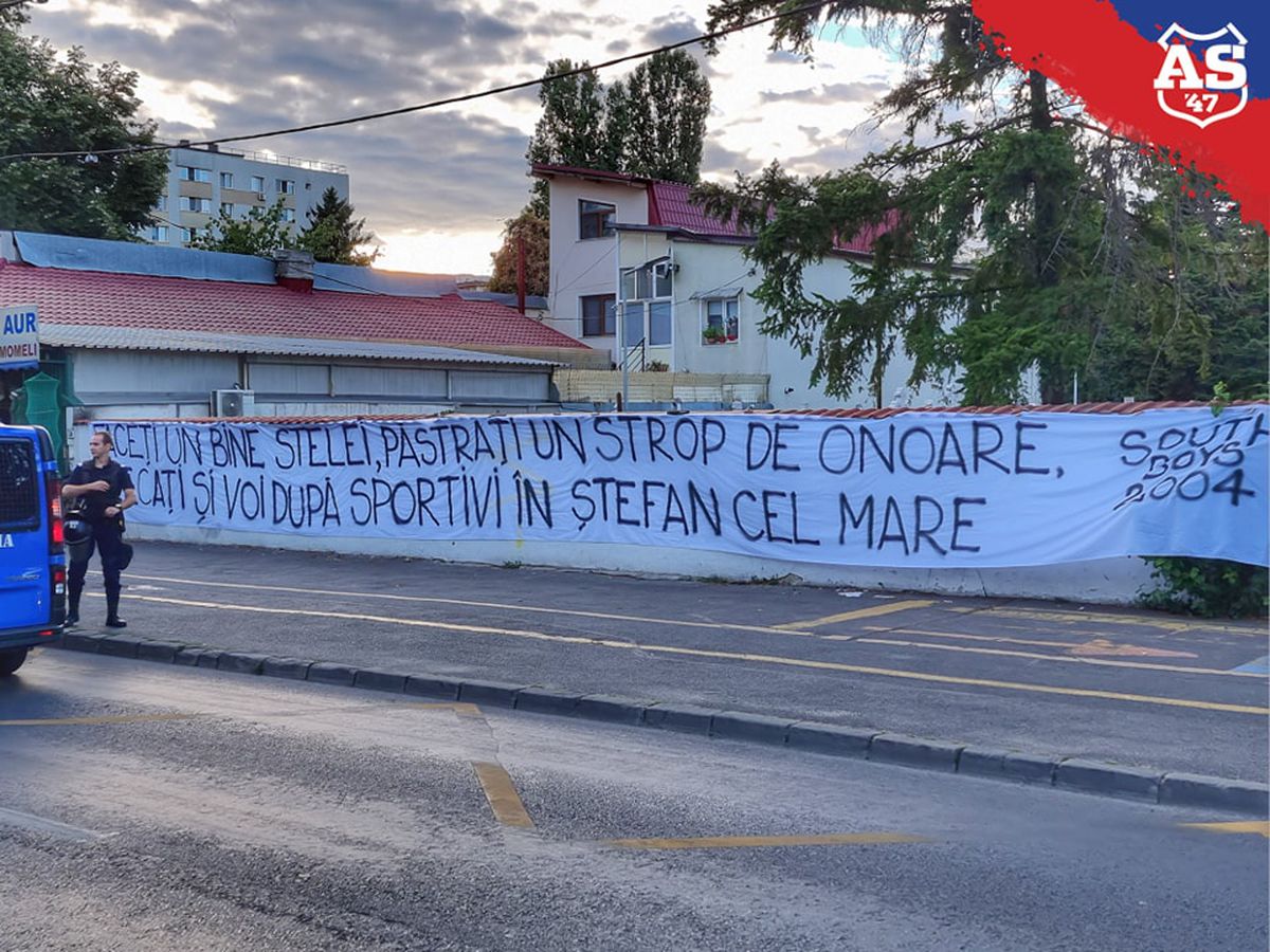 FOTO Protest al fanilor CSA Steaua la MApN 01.08.2022