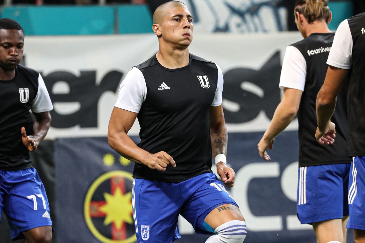 Lovitură pentru FCU Craiova! Un fotbalist de bază s-a rupt și va lipsi o perioadă îndelungată: „Însănătoșire grabnică!”