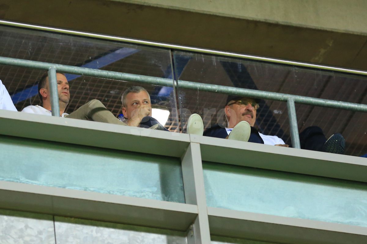 Neluțu Varga a venit din Burkina Faso ca să vadă de pe stadion meciul lui CFR Cluj! Invitat special din politica românească