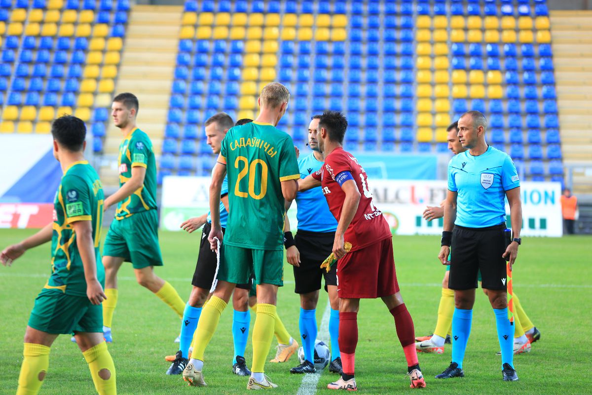 10 detalii observate de pe stadion la Neman Grodno - CFR Cluj » Scandal imens în timpul meciului: „Vrei să ne omori?”