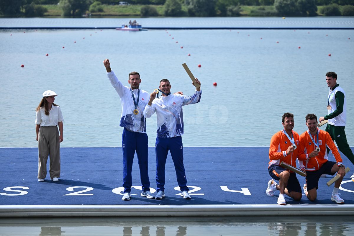 Andrei Cornea și Marian Enache, campionii de la dublu vâsle: „Nu am cuvinte pentru sentimentul de a fi pe podiumul olimpic” + „Totul a dispărut, a zburat, am devenit mai ușor”