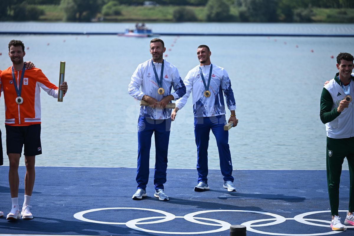 Andrei Cornea și Marian Enache, campionii de la dublu vâsle: „Nu am cuvinte pentru sentimentul de a fi pe podiumul olimpic” + „Totul a dispărut, a zburat, am devenit mai ușor”