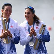 Momentul în care Simona Radiș și Ancuța Bodnar sunt copleșite de lacrimi pe podium / FOTO: Raed Krishan (Gazeta Sporturilor)