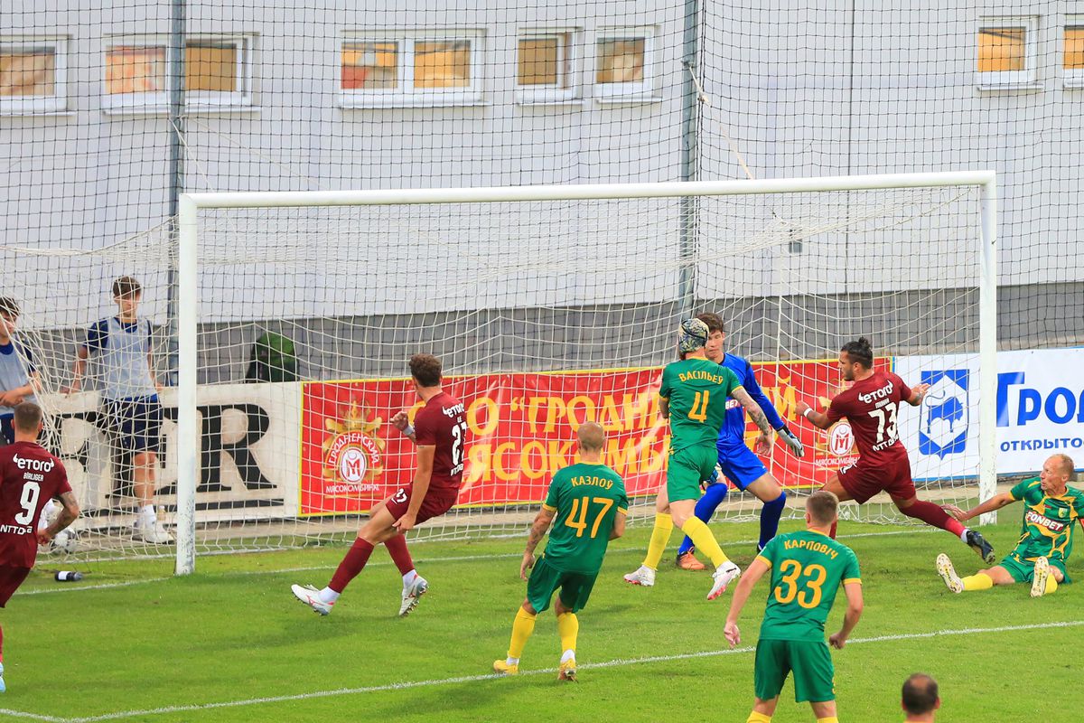 10 detalii observate de pe stadion la Neman Grodno - CFR Cluj » Scandal imens în timpul meciului: „Vrei să ne omori?”