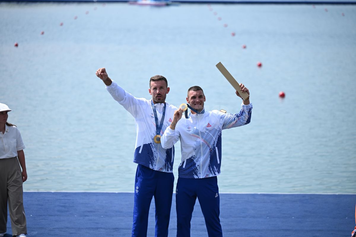 Andrei Cornea și Marian Enache, campionii de la dublu vâsle: „Nu am cuvinte pentru sentimentul de a fi pe podiumul olimpic” + „Totul a dispărut, a zburat, am devenit mai ușor”