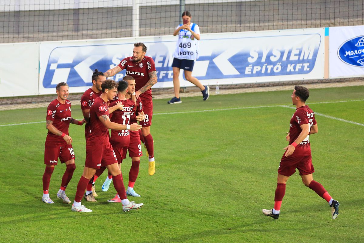 10 detalii observate de pe stadion la Neman Grodno - CFR Cluj » Scandal imens în timpul meciului: „Vrei să ne omori?”