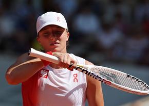 Surpriză URIAȘĂ în semifinalele turneului de tenis » Iga Swiatek a pierdut în două seturi și va lupta pentru bronz