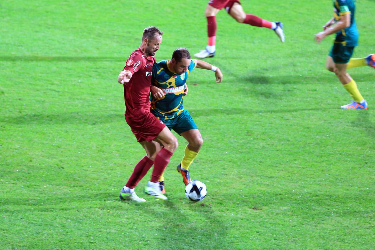 Dan Petrescu a stârnit hohote de râs după ce s-a calificat în Europa » „Când sunt rezultate toată lumea e apropiată de mine”