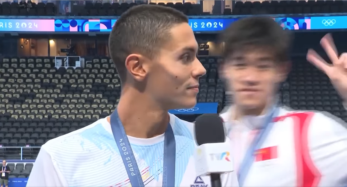 La două ore după semifinalele probei de 100 m liber din Singapore, Pan Zhanle și David Popovici au apărut într-o imagine neașteptată