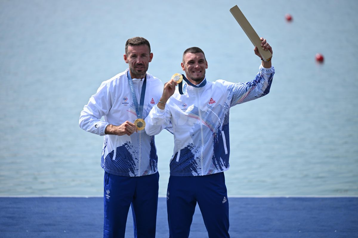 Andrei Cornea și Marian Enache, campionii de la dublu vâsle: „Nu am cuvinte pentru sentimentul de a fi pe podiumul olimpic” + „Totul a dispărut, a zburat, am devenit mai ușor”