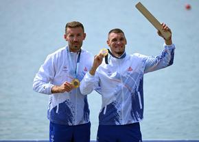 Campionii olimpici români, prima reacție după revenirea în țară: „Ceva la îndemână”