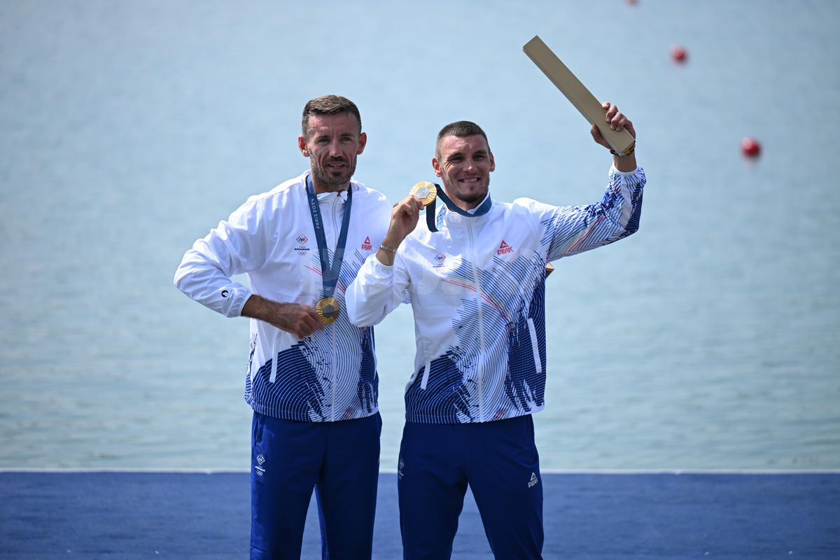 Andrei Cornea și Marian Enache, campionii de la dublu vâsle: „Nu am cuvinte pentru sentimentul de a fi pe podiumul olimpic” + „Totul a dispărut, a zburat, am devenit mai ușor”