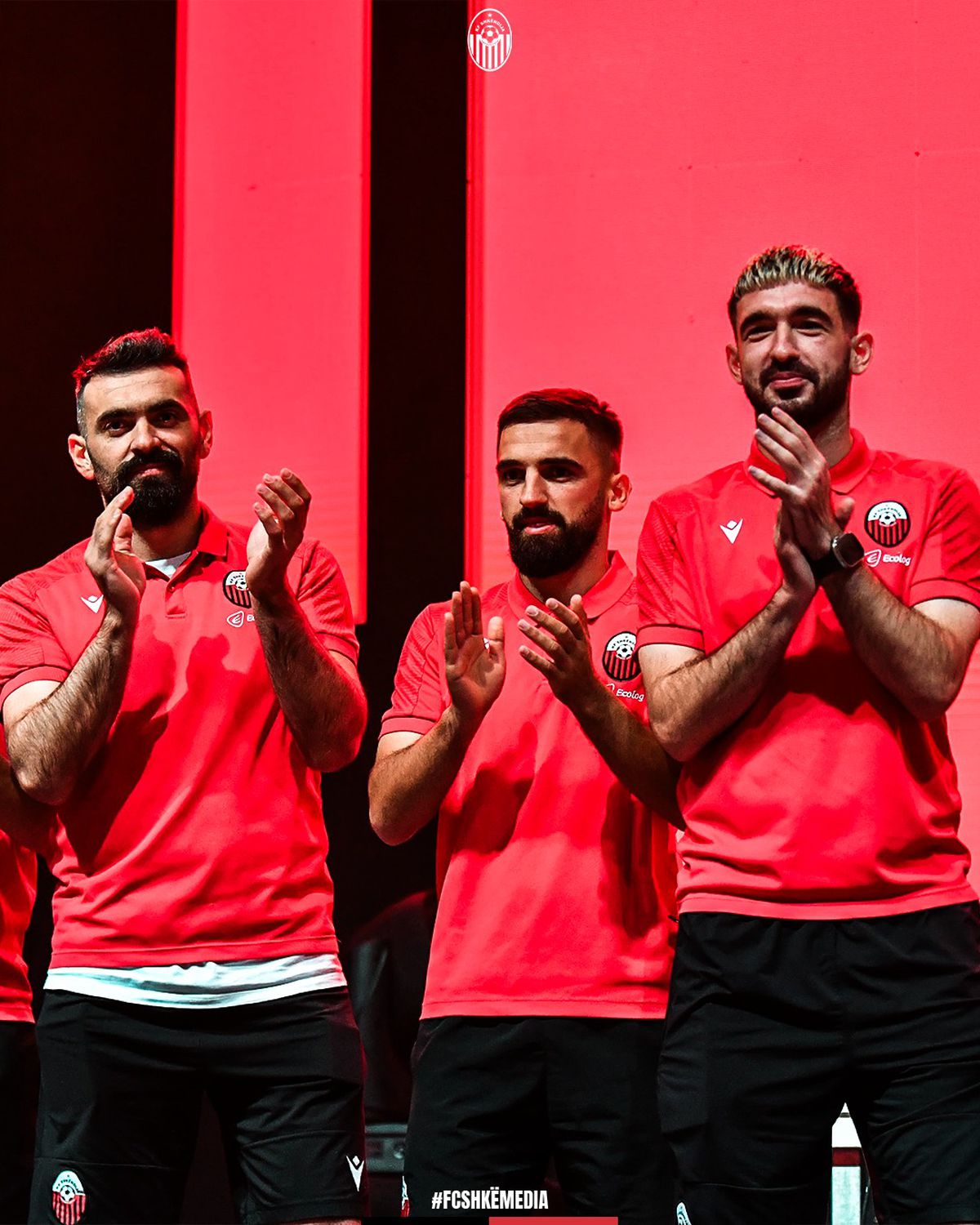 Celebra artistă i-a așteptat pe fotbaliști după victoria cu FCSB » Shkendija a sărbătorit în stradă!