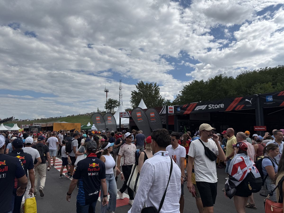 Atenție, Formula 1 nu e pentru oricine: cât costă o felie de pizza, o porție de cartofi sau o Cola » Ce prețuri sunt la MP de la Hungaroring