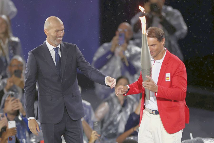 Zinedine Zidane și Rafael Nadal. Foto: Imago Images Pasiunea actriței Maria Obretin: „Am o viteză teribilă” » Înoată zilnic 60 de bazine: „La noi, pe Dunăre, te aruncau în apă și îți spuneau: descurcă-te!”