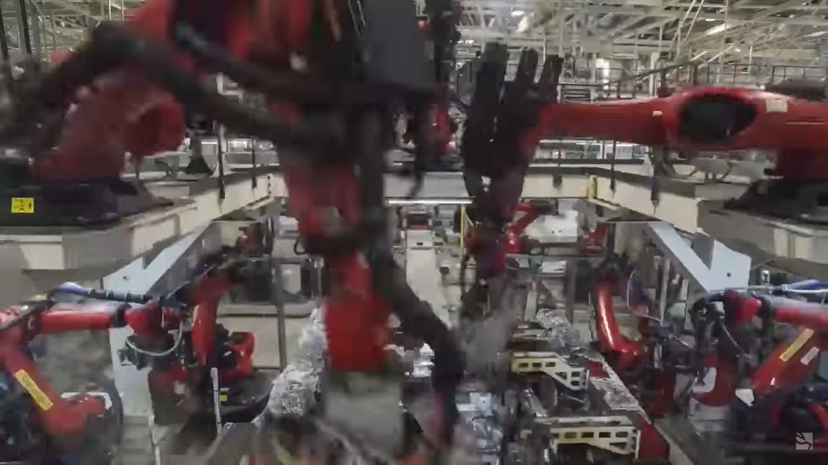 Tesla vine în România: va deschide un centru de vânzări și în București