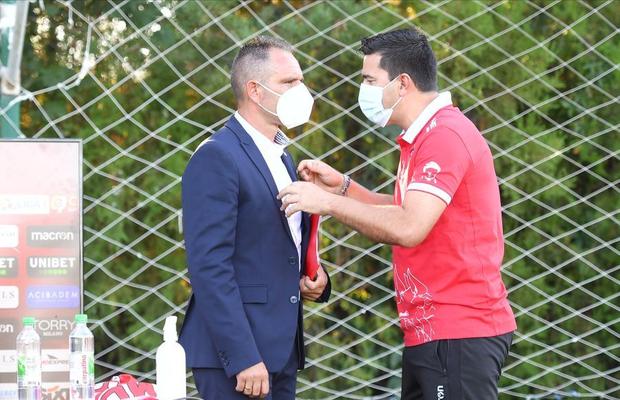 Două întrebări importante după startul ratat al lui Contra la Dinamo: va avea „Guriță” soarta lui Rednic?