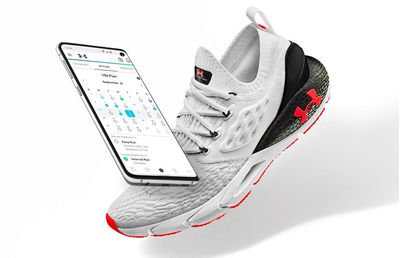 Atinge obiectivele de alergare și antrenament cu pantofii UA HOVR Phantom 2