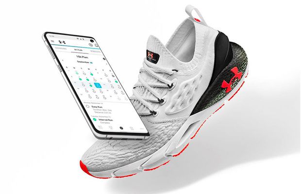 Atinge obiectivele de alergare și antrenament cu pantofii UA HOVR Phantom 2