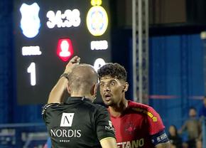 Florinel Coman putea fi eliminat în Farul - FCSB » Cum l-au surprins camerele TV: „Ce, e prima oară când face asta?”