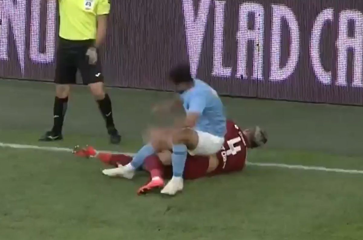 Desfigurat! FOTO-ȘOC din ambulanță: cum arată Cristi Manea, după faza care i-a îngrozit pe spectatorii din Gruia