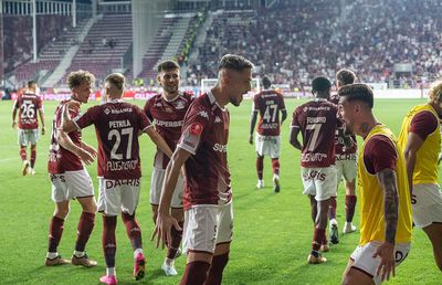 S-au autoevacuat și de pe teren » Dinamo, umilită de Rapid în Giulești! Clasamentul ACUM