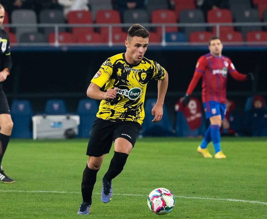 FCSB le-a furat jucătorul de sub nas rivalelor » A ajuns la roș-albaștri, după ce a fost ofertat de Dinamo și de CS Universitatea Craiova + Câți bani a plătit Becali