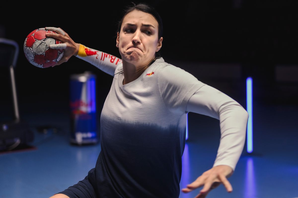 Documentar Cristina Neagu - "The Science Behind Cristina Neagu's Unstoppable Shot"