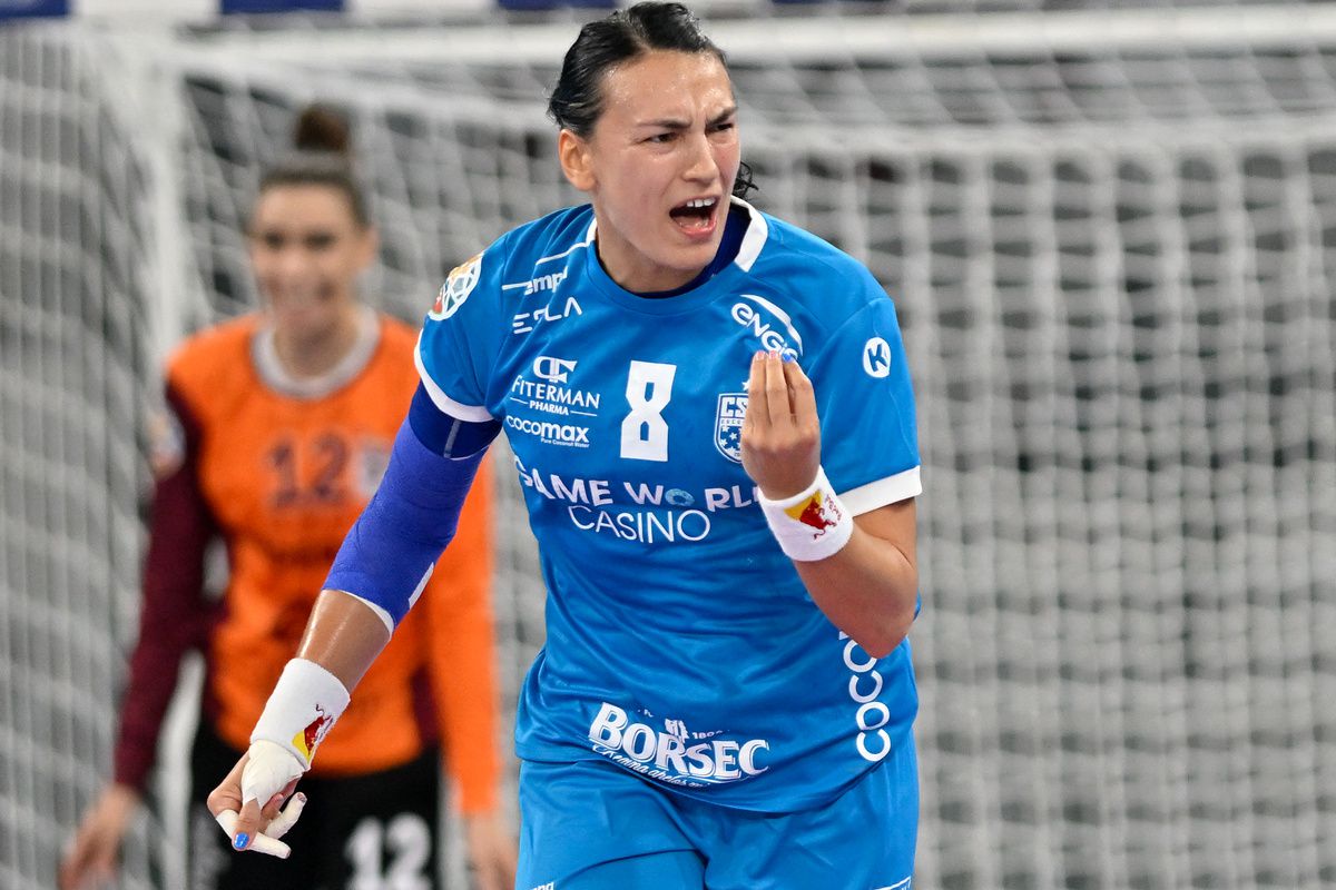 Cristina Neagu, strigăt de disperare pentru autorități: „Avem nevoie de o sală polivalentă, vrem casa noastră!”