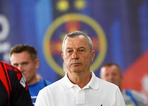FCSB - UTA Arad, meciul de restart pentru campioana României » Echipele de start: cine e căpitan în absența lui Olaru