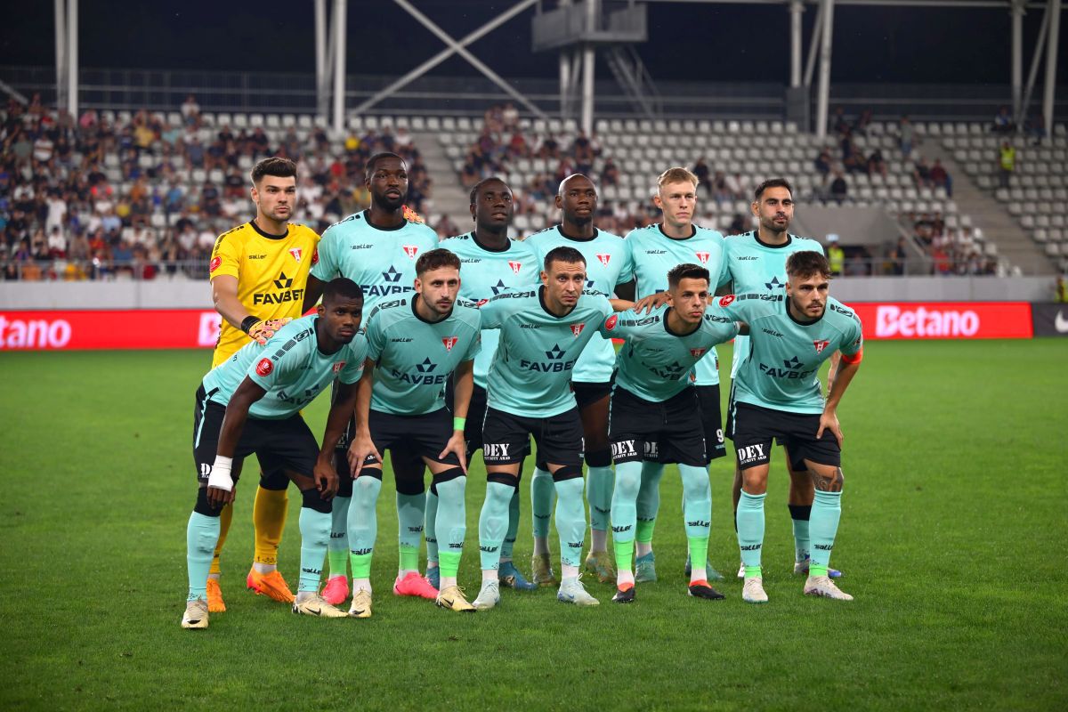 „How many «occasions»?!” » Rednic, înregistrat din spatele ușilor închise când țipă în vestiar, după 0-2 cu FCSB: „Go home!”