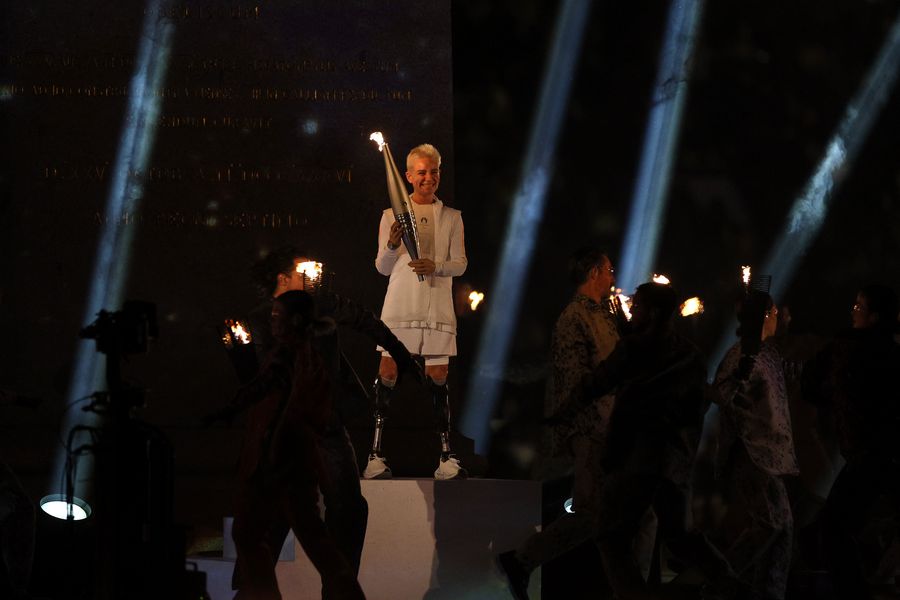Bebe Vio la ceremonia de deschidere a Jocurilor Paralimpice de la Paris FOTO Guliver/GettyImages Scrimera Bebe Vio, dublă campioană la Jocurile Paralimpice din 2016 și 2020: „Povestea mea nu se bazează pe boala pe care am avut-o, ci pe sportul pe care-l practic!”