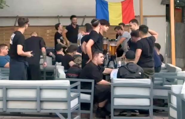 Ultrași duși la secție: s-au luat la bătaie cu jandarmii după meciul din Superligă! » „Problemele au început când au aprins focul”