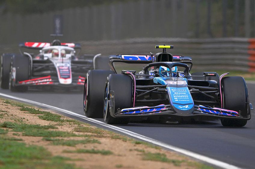 Kevin Magnussen, în spate, l-a lovit pe Pierre Gasly, cel în prim-plan // foto: Guliver/gettyimages