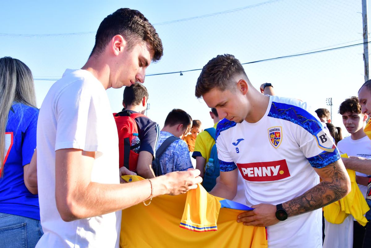 Doi jucători absenți de la antrenamentul naționalei de luni » Mircea Lucescu a pus la punct ultimele detalii