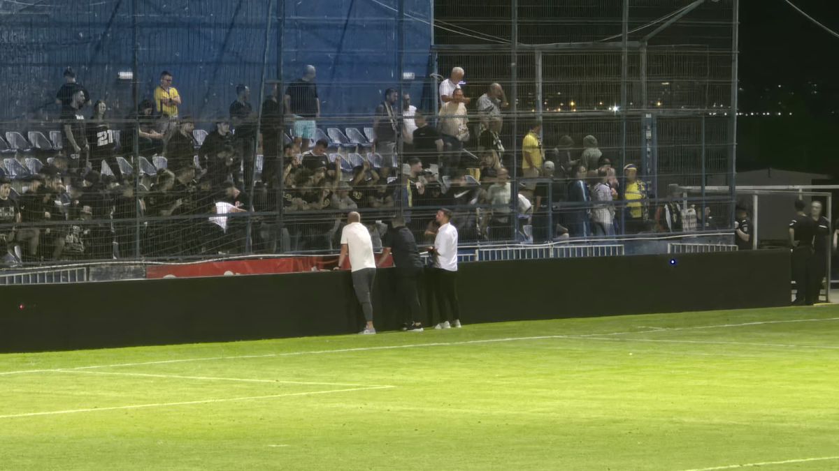 Petrolul, băgată în ședință de suporteri după meciul cu Farul