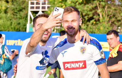 Doi jucători absenți de la antrenamentul naționalei de luni » Mircea Lucescu a pus la punct ultimele detalii