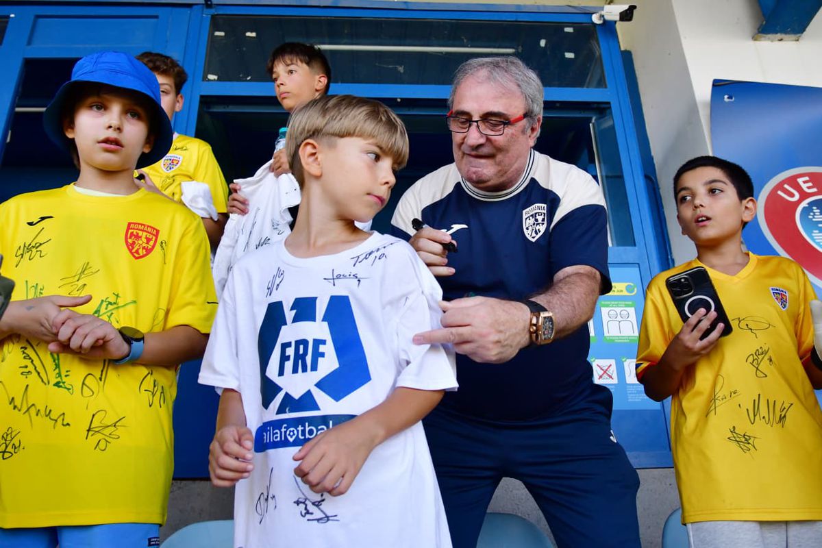 Doi jucători absenți de la antrenamentul naționalei de luni » Mircea Lucescu a pus la punct ultimele detalii