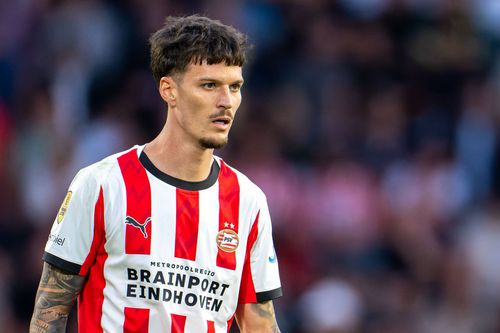 Dennis Man, al doilea meci în Eredivisie, tot cu 45 de minute ca titular fără realizări la PSV Eindhoven / Foto: Imago