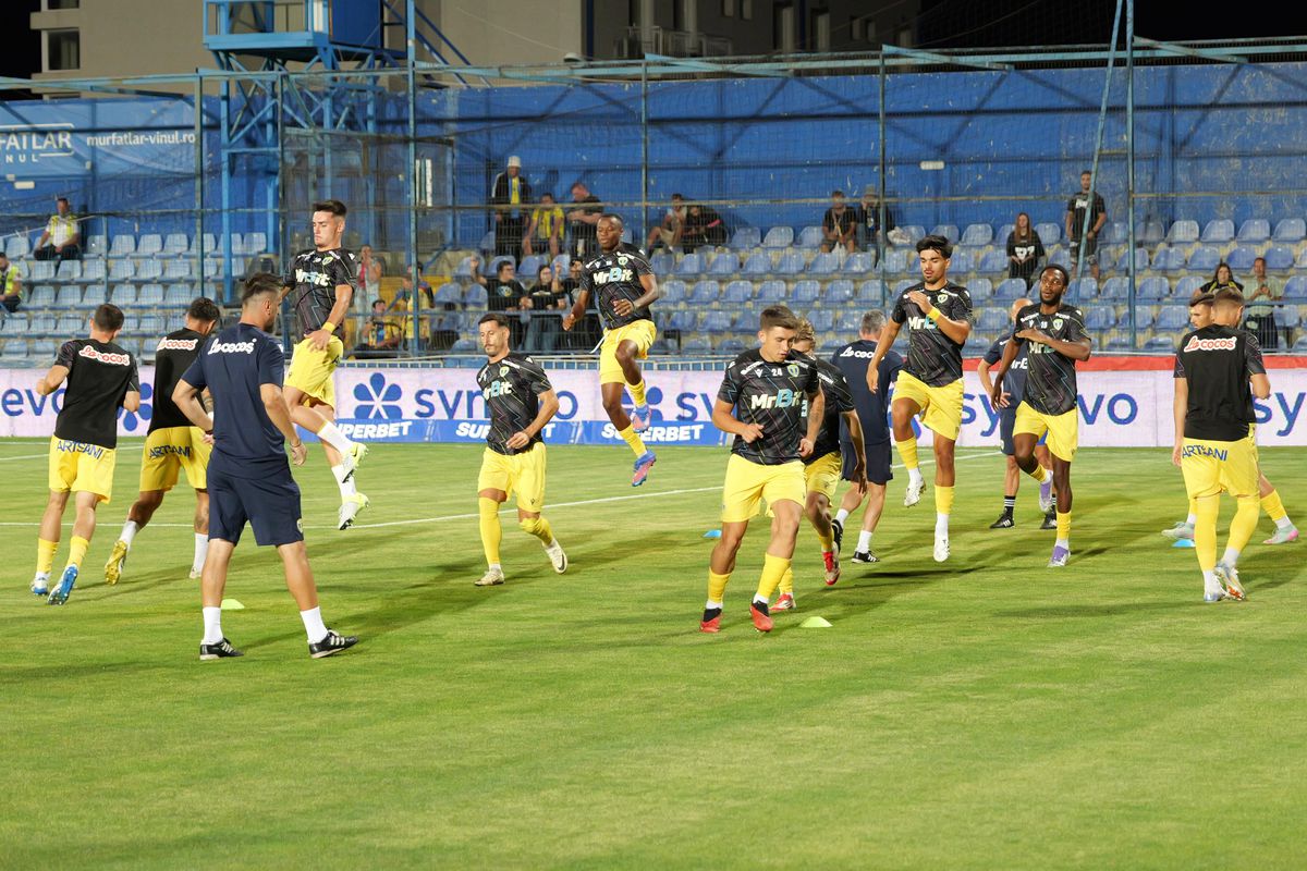 Farul câștigă din nou în Superligă, Petrolul este pe marginea prăpastiei » Cum arată clasamentul acum