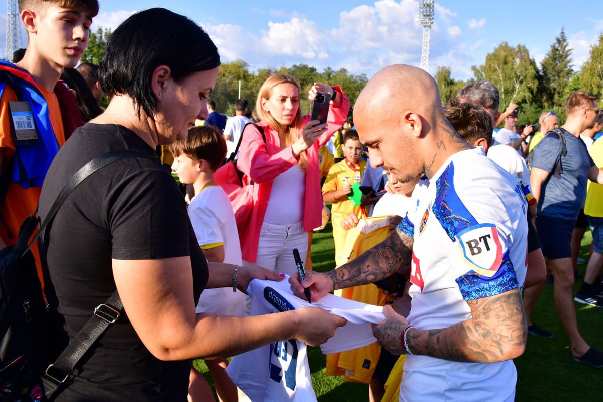 Doi jucători absenți de la antrenamentul naționalei de luni » Mircea Lucescu a pus la punct ultimele detalii