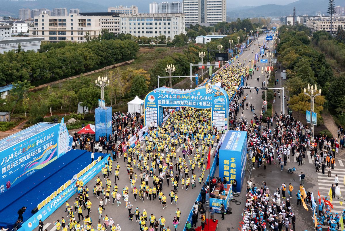 Andrei Burcă a numit dezavantajul vieții în China: „Încerc, dar e mai greu” » Cum arată orașul unde evoluează: e aproape cât Bucureștiul