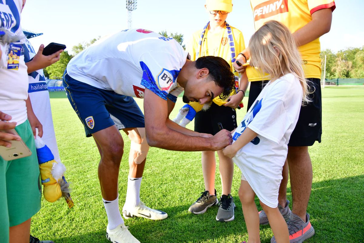 Doi jucători absenți de la antrenamentul naționalei de luni » Mircea Lucescu a pus la punct ultimele detalii