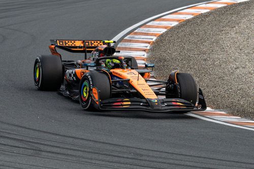 Lando Norris, pilotul McLaren, a abandonat în Olanda după o defecțiune la șasiu/ foto: Imago Images