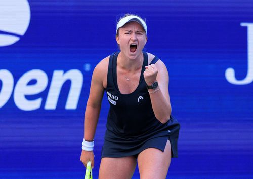 Barbora Krejcikova după una dintre mingile de meci salvate FOTO Imago Images