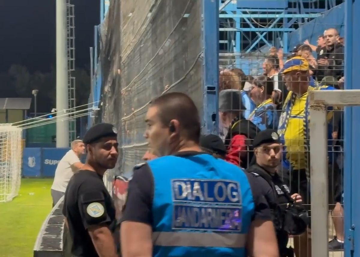 „Demisia, demisia!” » Prima „ciocnire” a sezonului între o galerie și antrenor! Scena, supravegheată atent de jandarmi